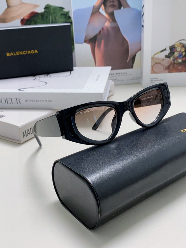 Balenciaga Sunglasses 558327