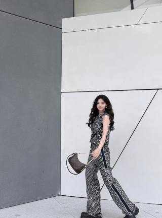 CD 26 Jacquard Hooded Vest Black in Polyester 378697