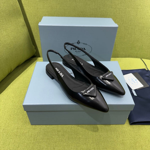 Prad 2026 Spazzolato Triangle Logo Flat Patent Leather 148638