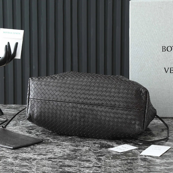 Borsa BV Pinacoteca 43 cm in pelle di vitello intrecciata marrone scuro e pelle scamosciata