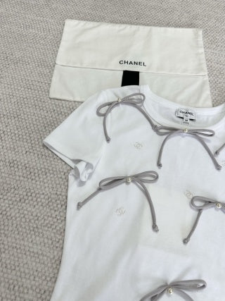 CC 25 Maglietta in maglia di cotone con fiocco