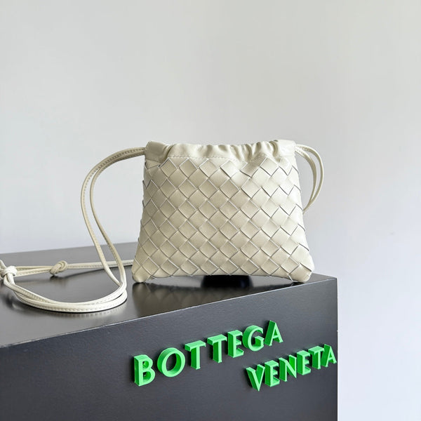 BV Small Dustbag 21cm Pelle di vitello intrecciata sale marino