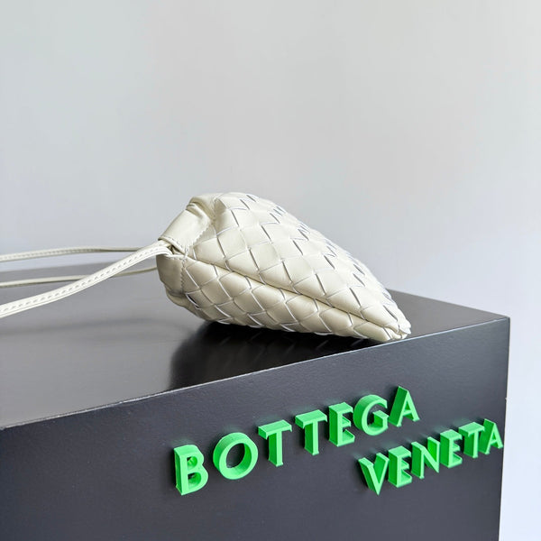 BV Small Dustbag 21cm Pelle di vitello intrecciata sale marino