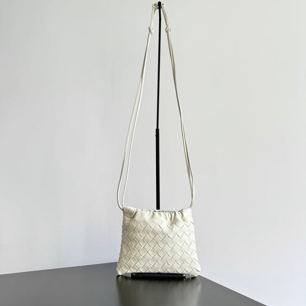 BV Small Dustbag 21cm Pelle di vitello intrecciata sale marino