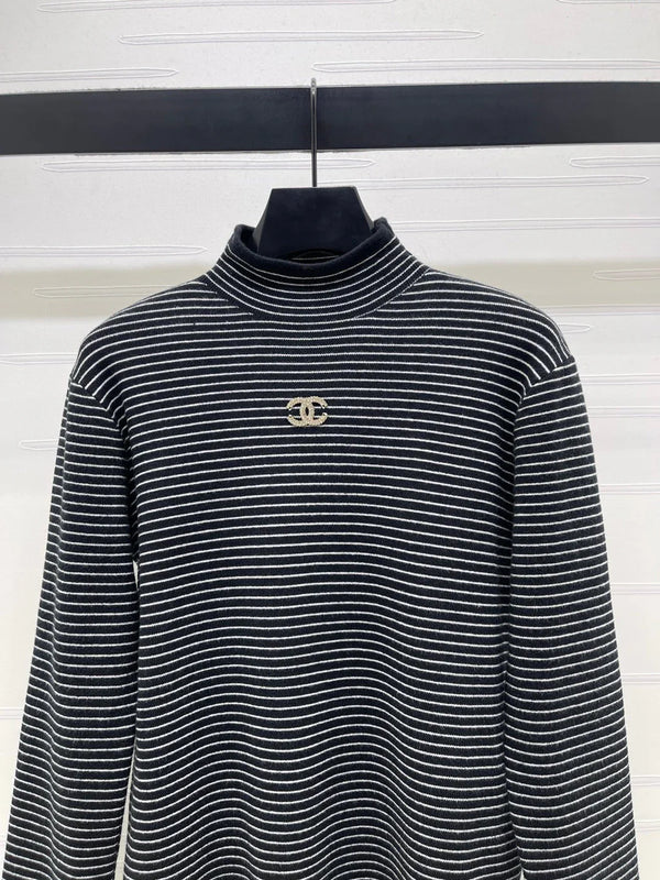Pull à col roulé rayé en laine Chanel 2026 à manches longues