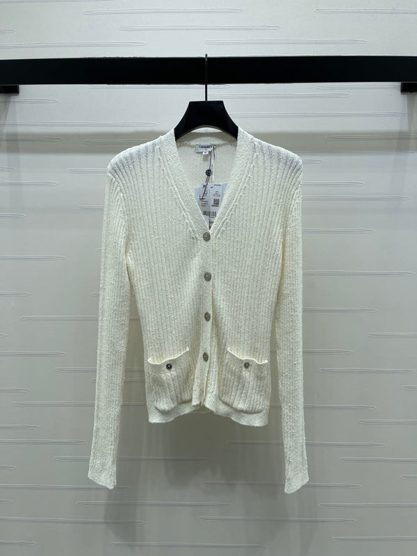 Cardigan en maille col V Chanel 2026 en viscose de laine blanche et noire