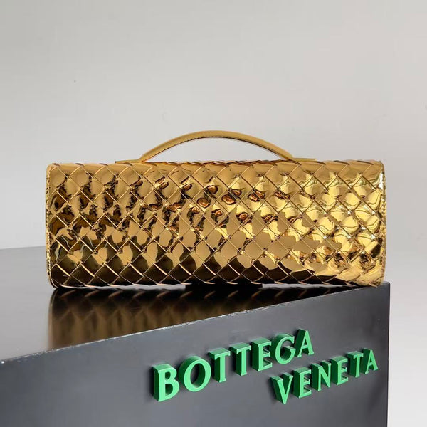 Pochette longue BV Andiamo avec anse 31cm en cuir de veau métallisé doré