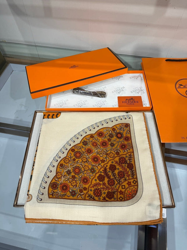HM 2026 Selle de Collection Shawl Scarf 140cm Cashmere Silk 216920