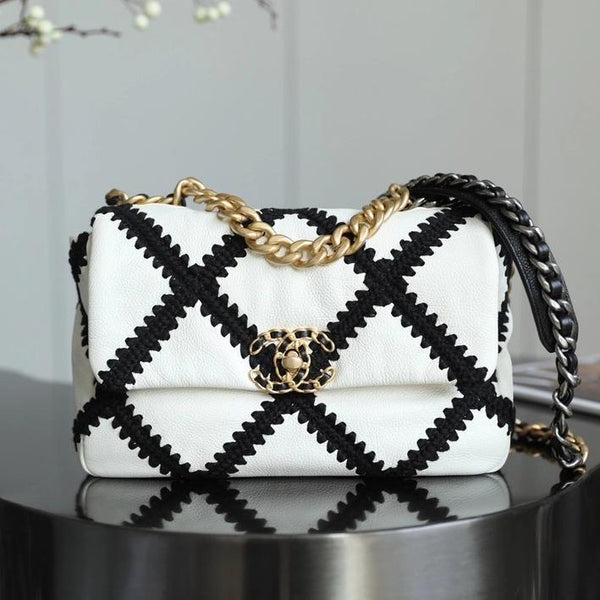 19 BORSA CON PATTA 26 BIANCO NERO PELLE DI VITELLO 