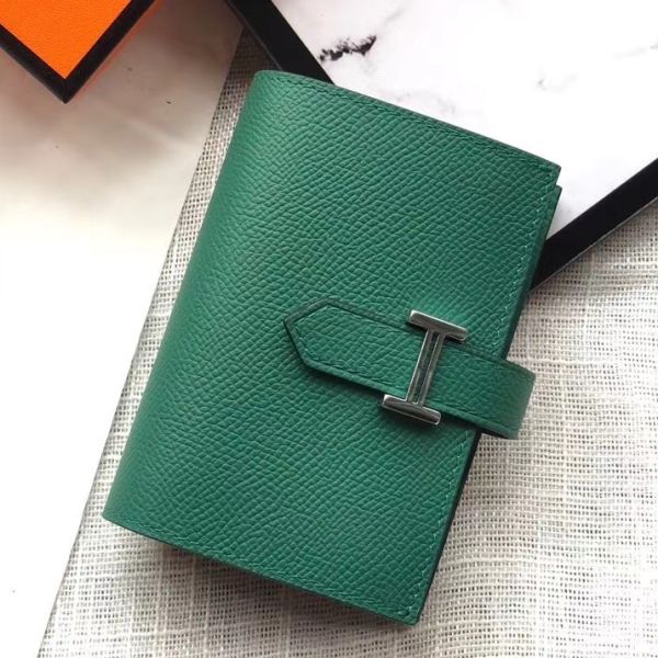 Portafoglio mini HM Bearn da 10 cm in pelle Epsom Vert Vertigo