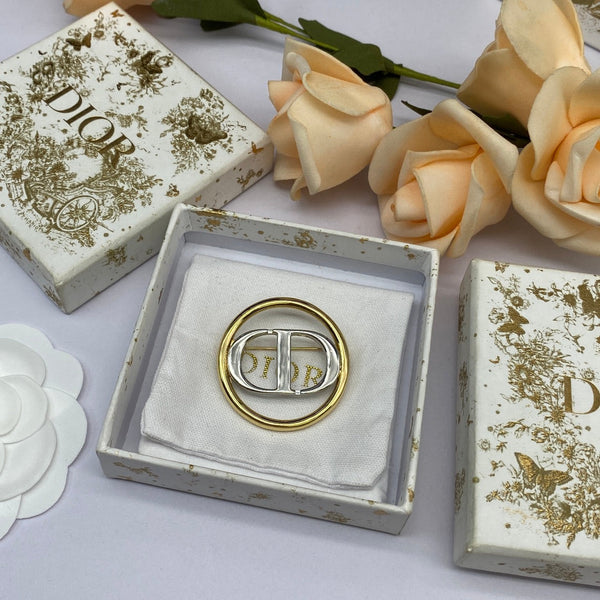 CD Brooch 177770