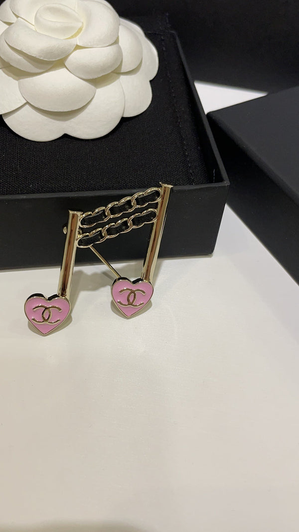 CC Brooch Gold 163086