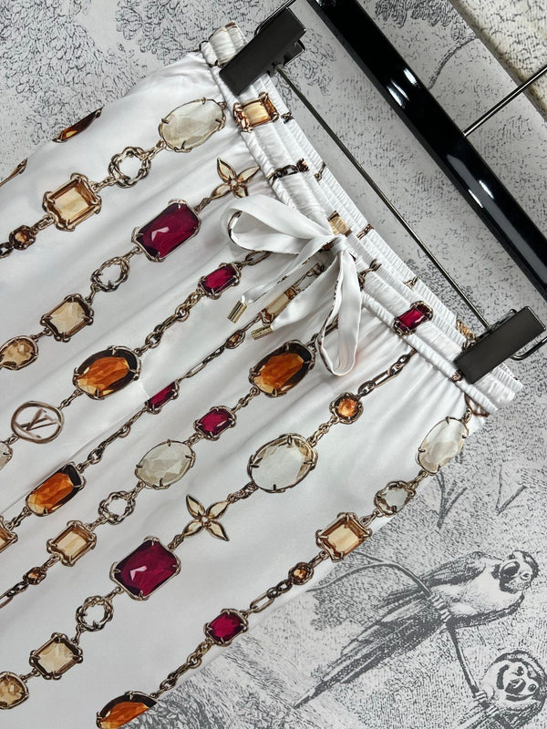 LV 25 Decorative Pattern Gemstone Chain Set White Poliester