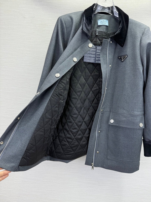 Veste Prada 2025 avec ceinture en coton et laine noirs et gris