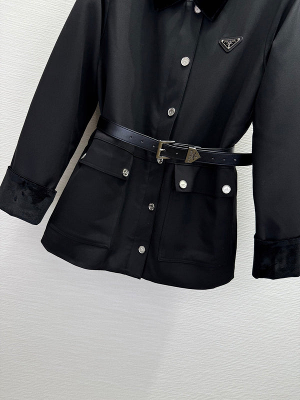 Veste Prada 2025 avec ceinture en coton et laine noirs et gris