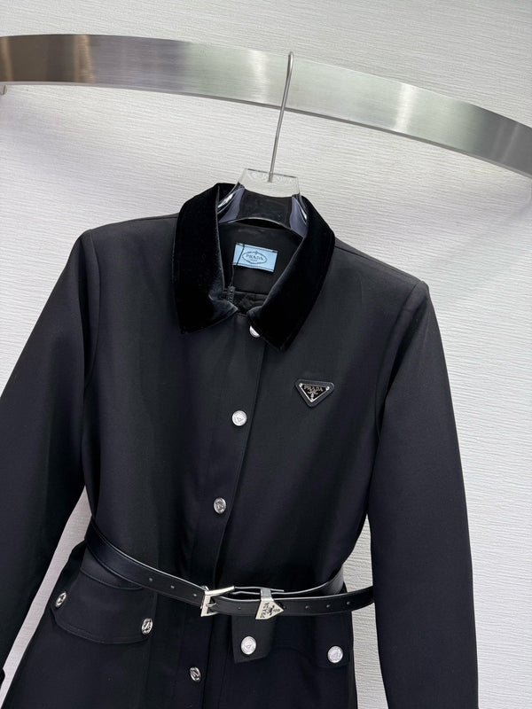 Veste Prada 2025 avec ceinture en coton et laine noirs et gris