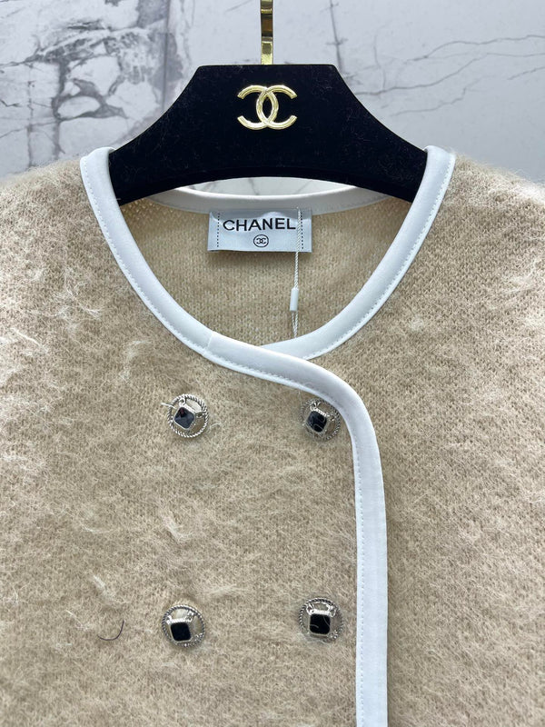 Chanel 2025 Manteau croisé col rond Laine 323090