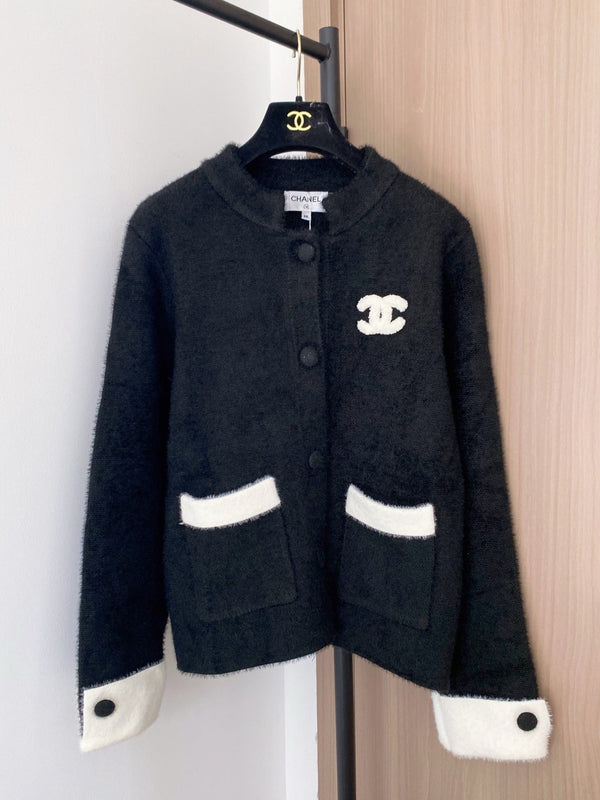 Chanel 2025 Cardigan Laine Noire et Blanche 331291