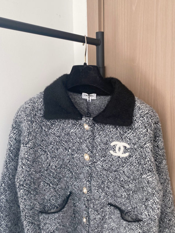Chanel 2025 Cardigan bicolore Beige et gris Polyester Laine