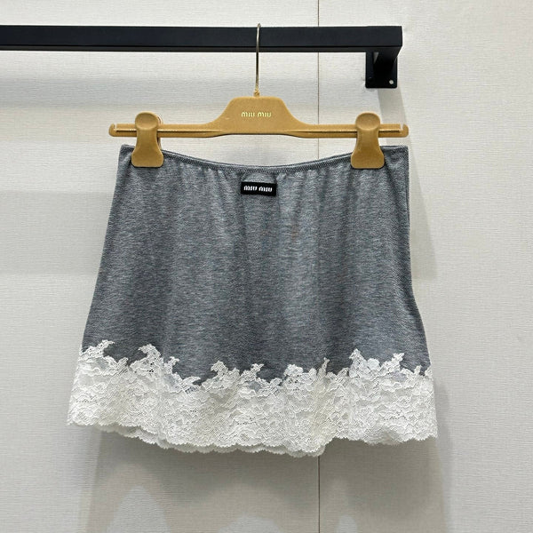 Jupe midi grise Miu Miu en soie de mûrier et coton, ornée de dentelle YB 195604