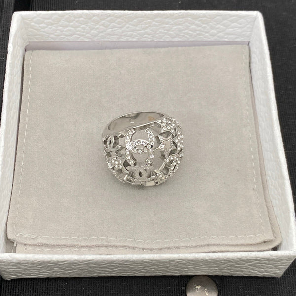 Bague ajourée Chanel Star & CC Logo en argent