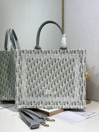 CD Book Tote with Gray Oblique pattern and White Lace Frame in Canvas 288356