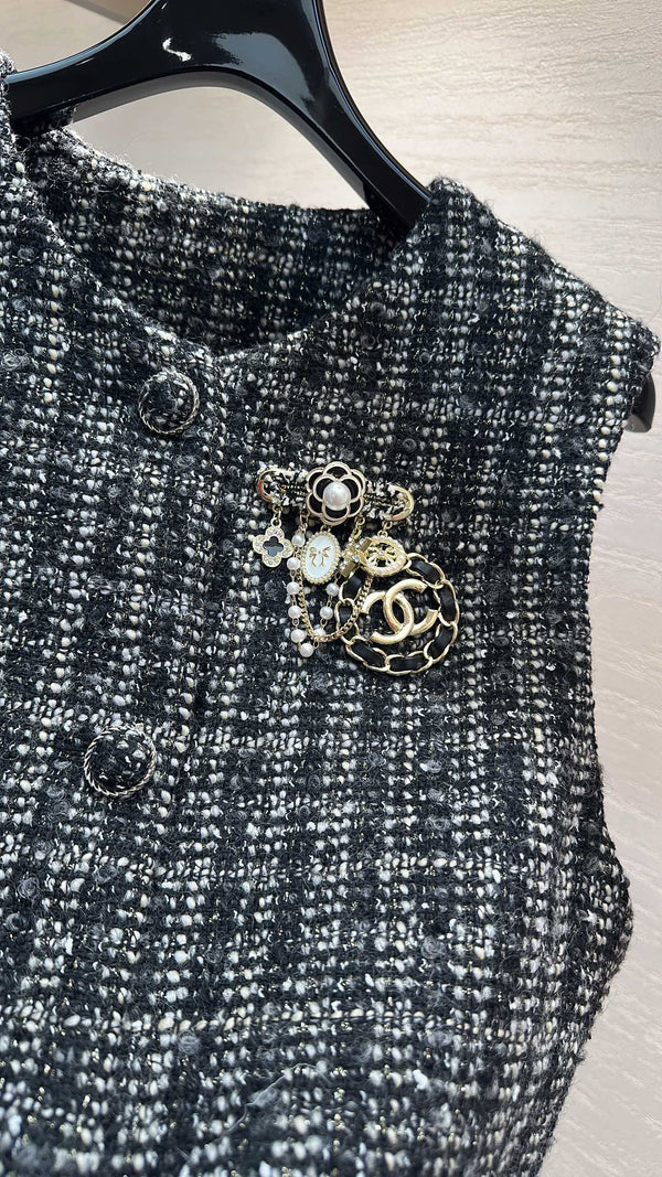 CC Vest Jacket Brooch Detail Black White Tweed 415577