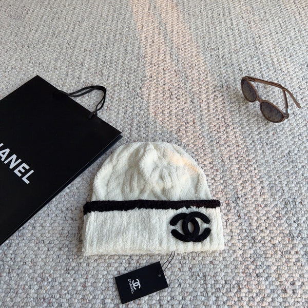 CC 26FW Two-Tone Cable Knit Beanie Hat Wool Blend 563895