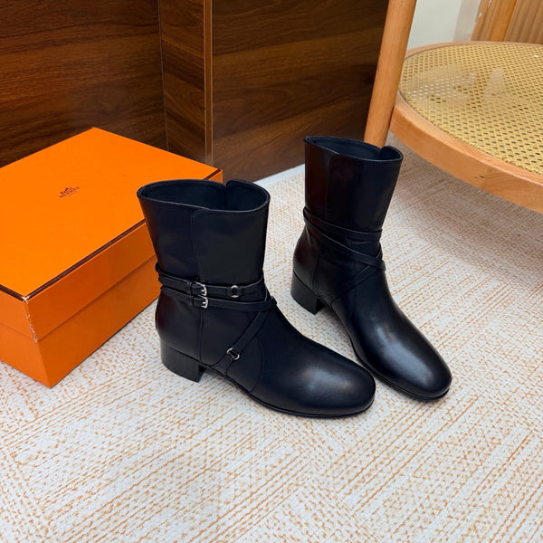 HM 26FW Nancy Ankle Boots Wraparound Strap Buckles Leather 186292