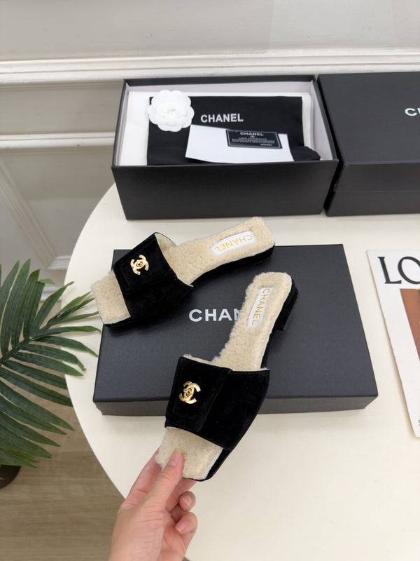 CC Shearling CC-Logo Flat Slide Suede Leather 164890