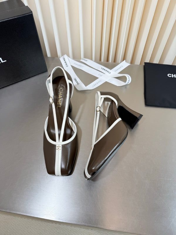 CC 26FW Pumps 8.5cm Square Toe Logo Two-Tone Leather 190612