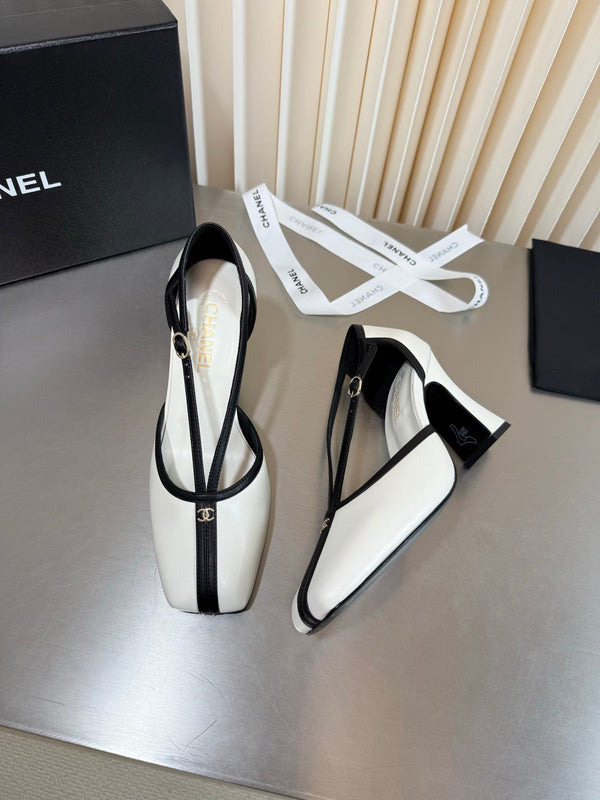CC 26FW Pumps 8.5cm Square Toe Logo Two-Tone Leather 190612