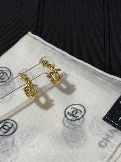 Boucles d'oreilles créoles Chanel 2026 matelassées or double C petites