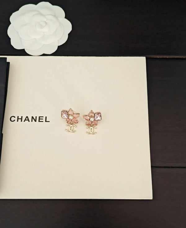 Boucles d'oreilles CC Double C Fleur rose or clair