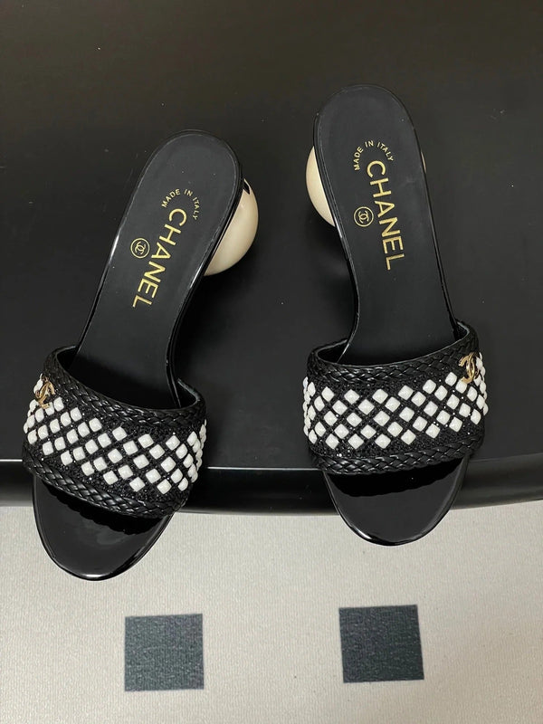 CC 2026 Pearl Flats Sandals 70 Rhinestones Woven Sheepskin