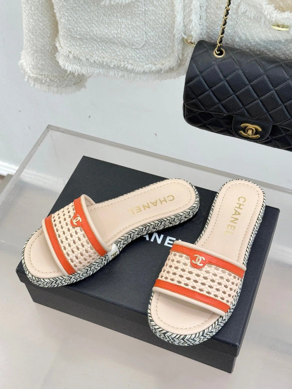 CC 2026 Chaussons Double C Agneau Tressé