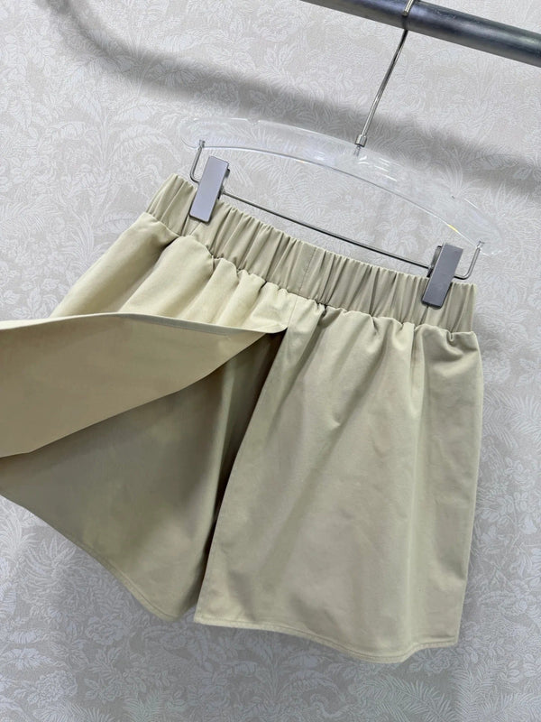 Shorts-jupe cargo Chanel 2026 à grandes poches coton kaki 359637
