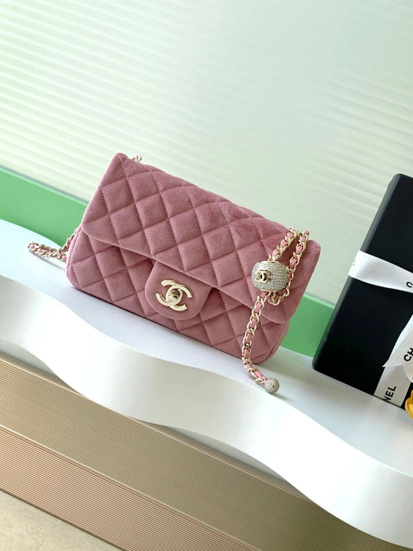CC 2026 Pearl Crush Rectangular Flap 20cm Velvet Leather