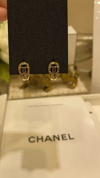 CC 2026 Boucles d'oreilles pendantes CC en forme de goutte d'or ajourée