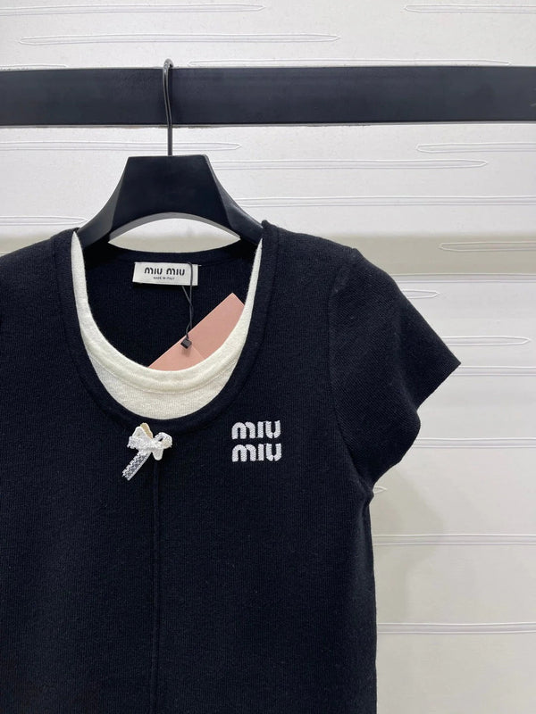 Haut en maille Miumiu 2026 à manches courtes et col rond, fausse superposition, Laine 344359
