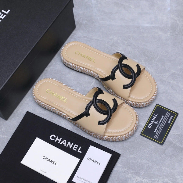 CC 2026 Slippers Beige Sheepskin 758401