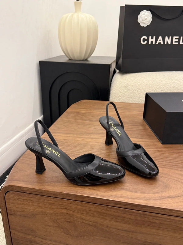 Chanel 2026 Slingback Cuir verni et peau de mouton 696136