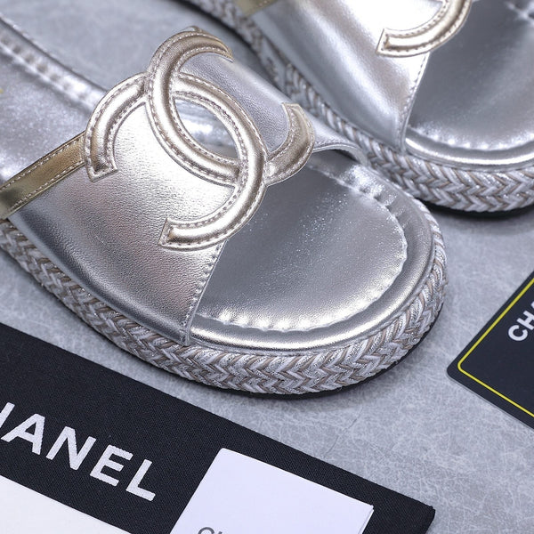 CC 2026 Slippers Silver Sheepskin 758398