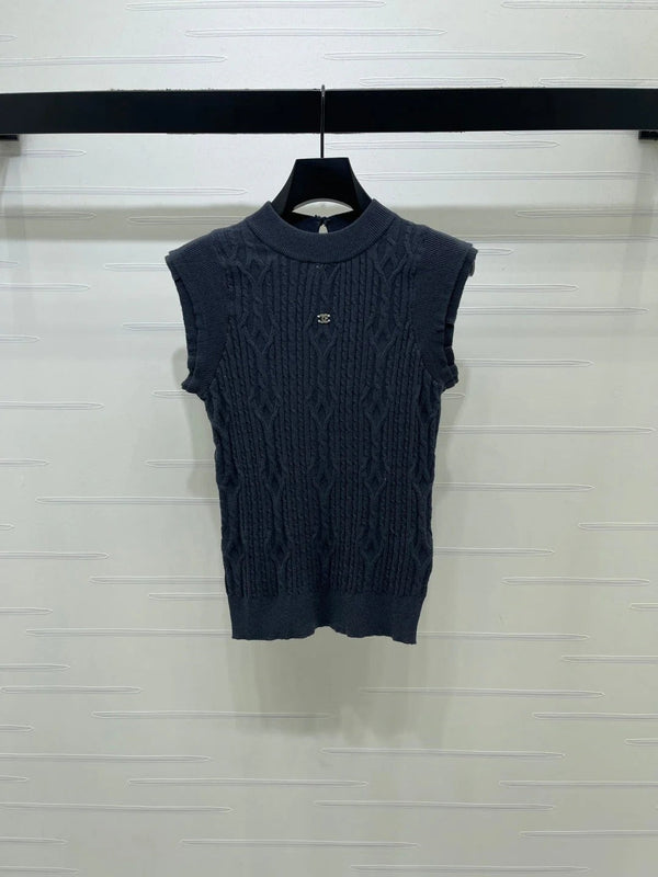 CC 2026 Crew Neck Cable Knit Vest Cotton 677762