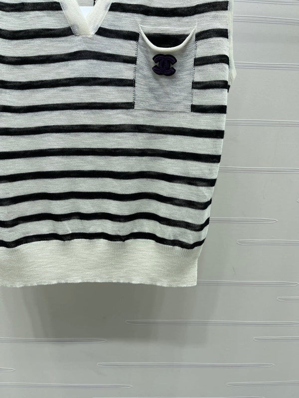 CC 2026 Color-blocked Striped V-neck Vest Black Cream Cotton 380675