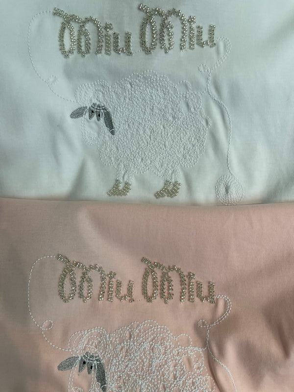 T-shirt Miumiu 2026 en coton brodé mouton manches courtes 343442
