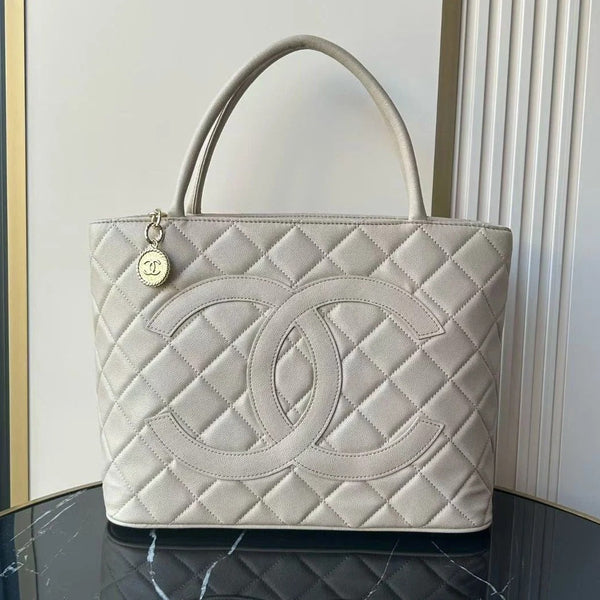 CC 2026 Medallion Tote Bag 30cm Light Grey Caviar Cowhide