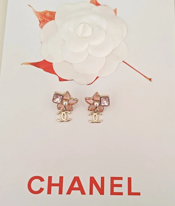 Boucles d'oreilles CC Double C Fleur rose or clair