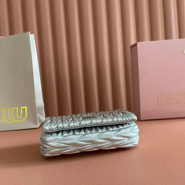 Miu 2026 Matelasse Bag 18cm Silver Leather