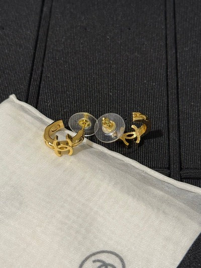 Boucles d'oreilles créoles Chanel 2026 matelassées or double C petites
